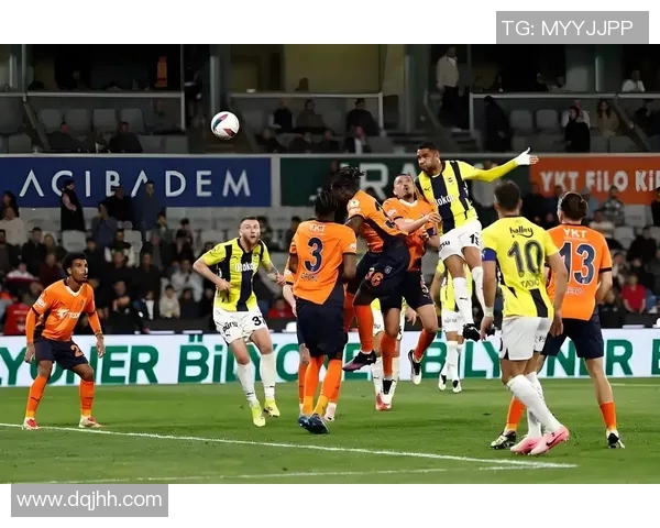 意大利国米队主场3-1战胜那不勒斯，登顶意甲积分榜，连续10场不败